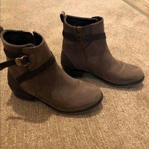 Barely used 7.5 Brown boots